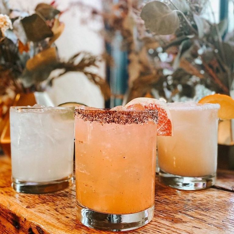 KITTERY, MAINE RESTAURANTS, BREWERIES + OUTDOOR DINING