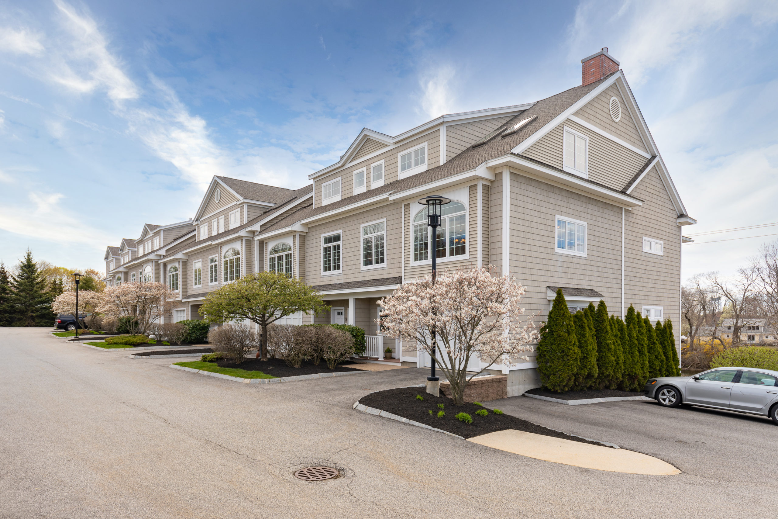 SEACOAST REAL ESTATE GUIDE NEW HAMPSHIRE + MAINE