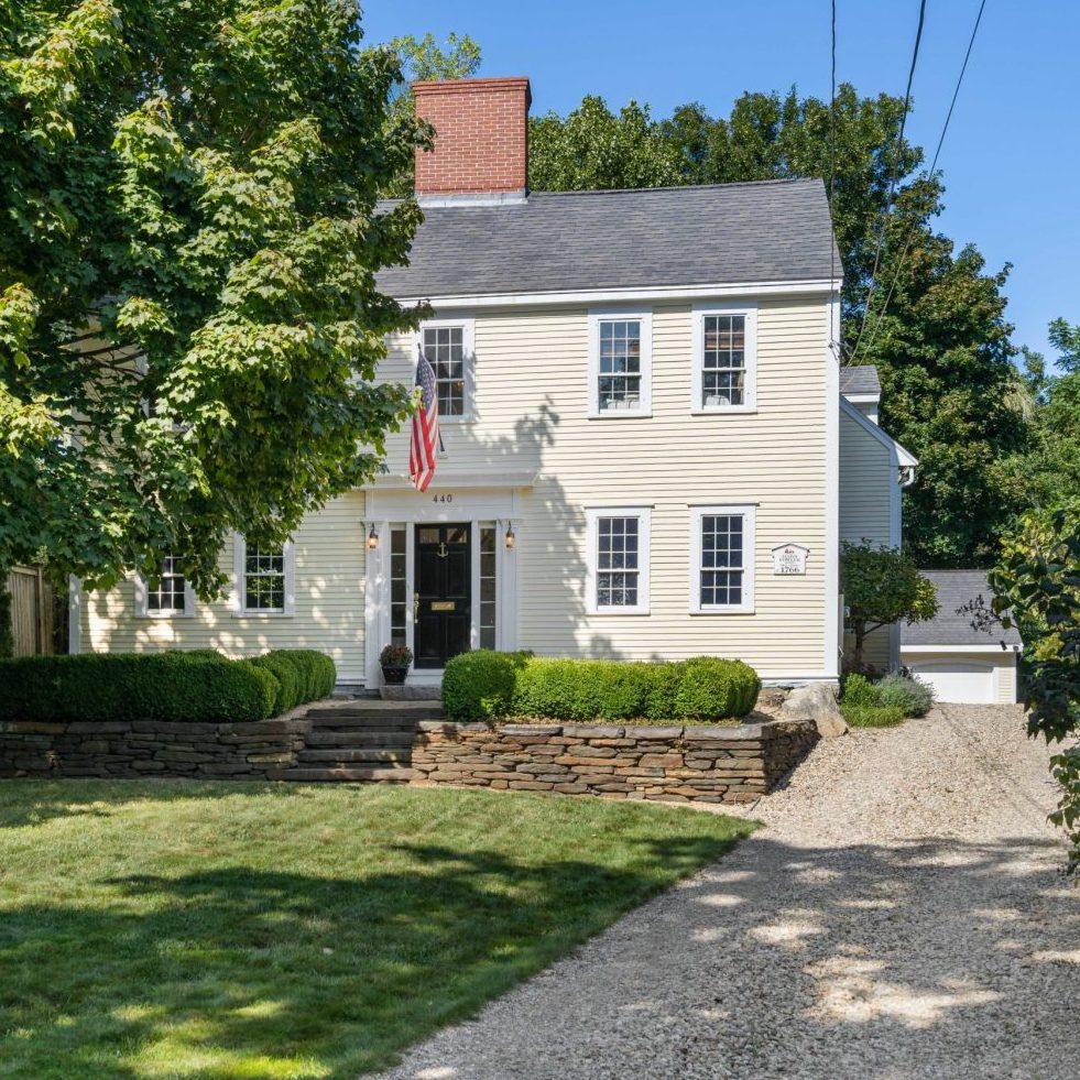 SEACOAST REAL ESTATE GUIDE NEW HAMPSHIRE + MAINE