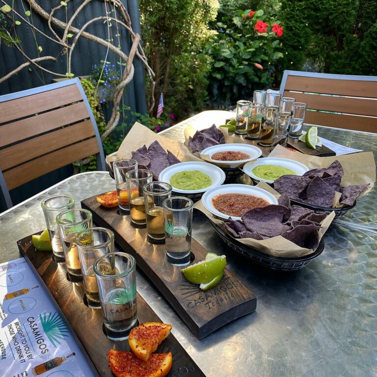 OUTDOOR DINING GUIDE SEACOAST NH + MAINE