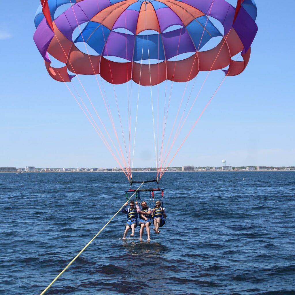HAMPTON-BEACH-PARASAIL-HAMPTON-NEW-HAMPSHIRE