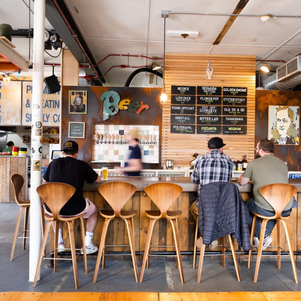LIARS-BENCH-BEST-OUTDOOR-DINING-NEW-HAMPSHIRE-MAINE=1