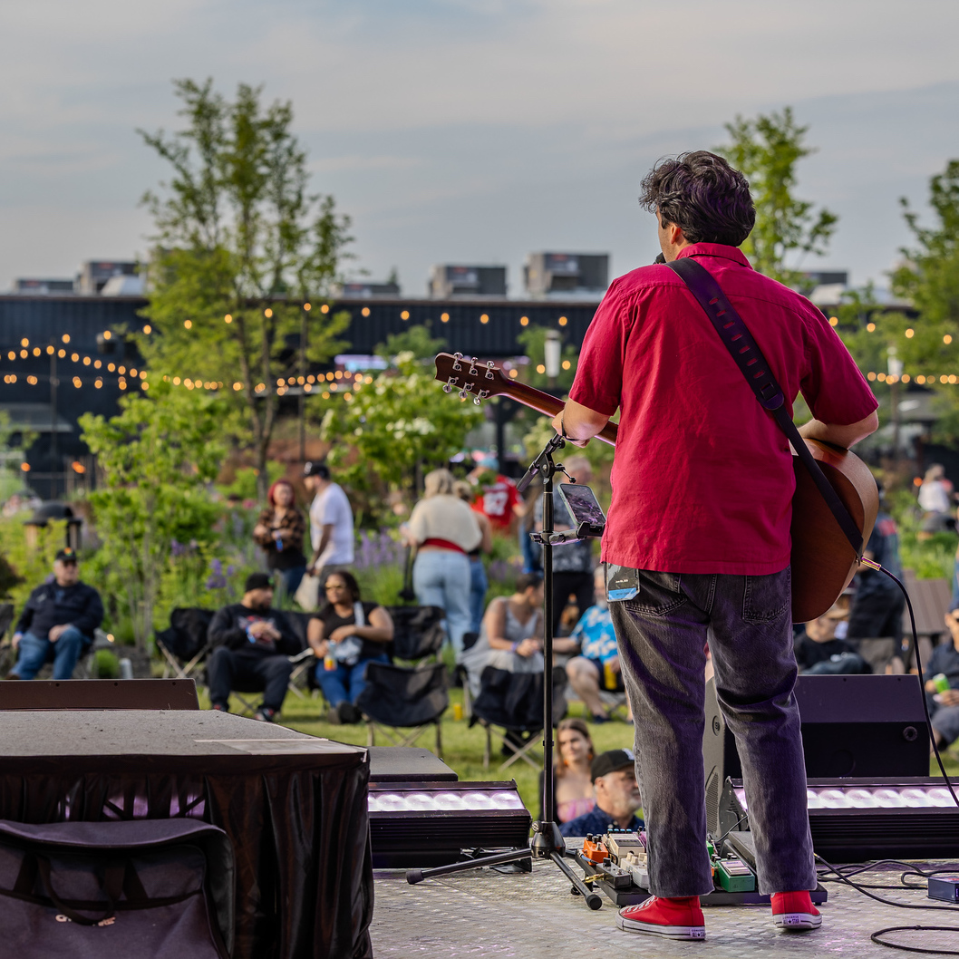 THE-SECRET-GARDEN-AT-THE-BROOK-CASINO-BEST-LIVE-MUSIC-2